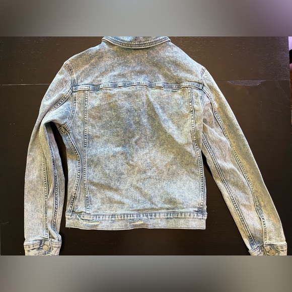 Vigoss Cropped Denim Jacket - Medium - Picture 3 of 6